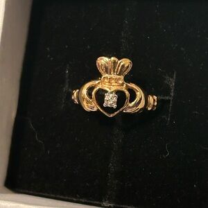 Gold diamond claddagh ring 10k